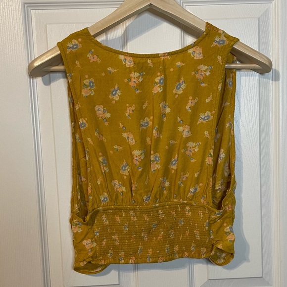 Urban Outfitters mustard yellow feminine floral crop blouse sz L - Picture 7 of 8